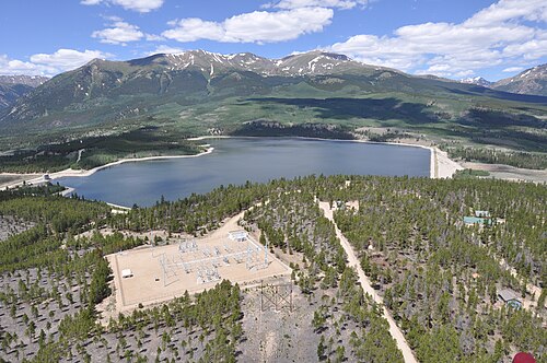 エルバート山を背景にしたエルバート山フォアベイ