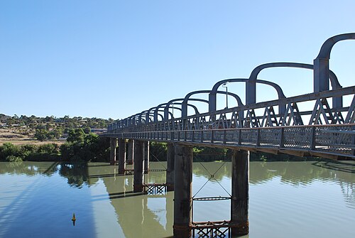 1879年に架けられた道路橋。