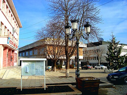 市内中心部、オスヴォボジデニエ広場