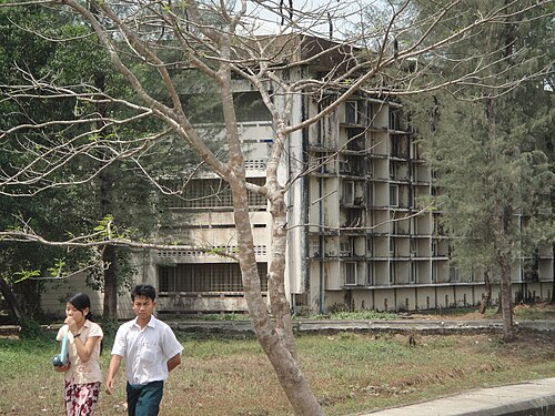 劇場棟 (စာသင်ဆောင်)