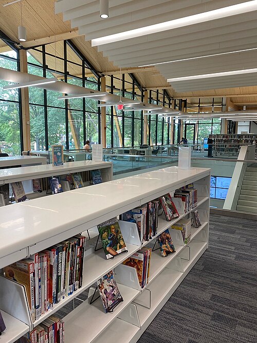 新しく改装されたサウスウェスト地区図書館の内部。