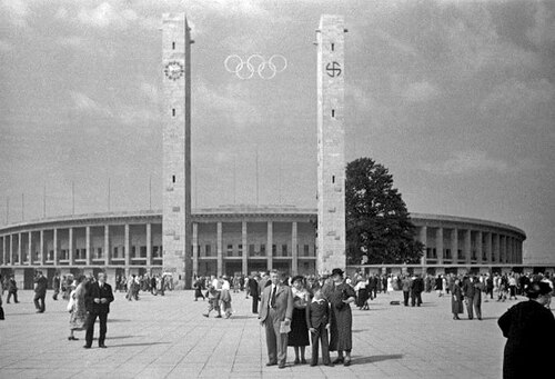 オリンピアシュタディオンで初めて主要な陸上競技大会が開催されたのは、1936年の夏季オリンピックだった。