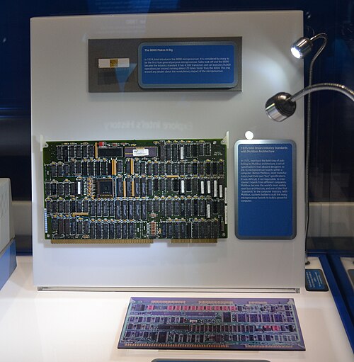 Intel 8080 マイクロプロセッサとマイクロプロセッサ ボード