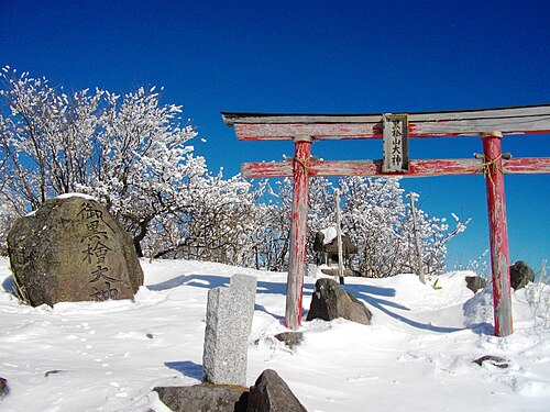 黒毘山の頂上近くにある黒毘大神神社
