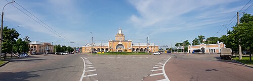 中央バスターミナルと駅前広場の眺め