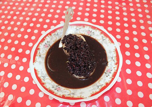 黒もち米で作った発酵タパイをトッピングしたレマン