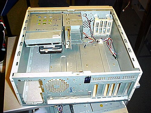 空のコンピュータケース