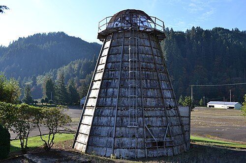 オレゴン州メイプルトン近郊のコンパクトなデザイン