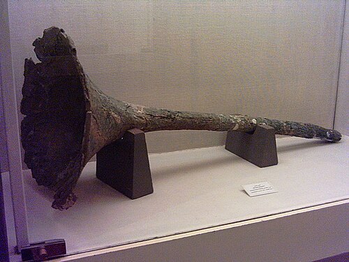 カルナ、古代ペルシャの楽器のひとつ、紀元前6世紀、ペルセポリス博物館。