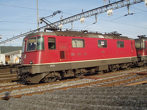 11267号車、完全に近代化：赤い配色、エアコン、長方形のヘッドライト、UICプラグ、ステップ