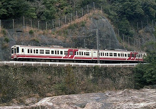 1990年頃の「駿河シャトル」塗装の119系車両。