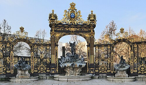 バルテルミー・ギバル作、ジャン・ラムールによる鉄細工が施されたネプチューンの噴水、ナンシー、スタニスラス広場、1751年～1755年。