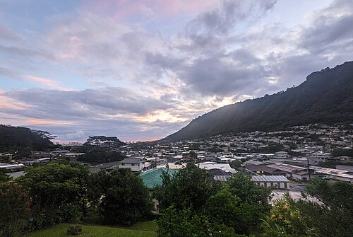 谷の奥から見たマノアの夕日