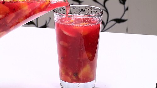 コロンビアのフルーツカクテル飲料「サルピコン・デ・フルタス」