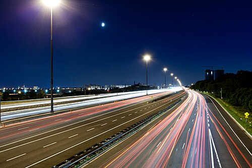 ハイウェイ401号線沿いの集荷業者への速達便
