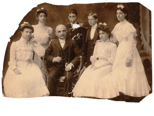 1880 年代の堅信礼のクラスで正装したセピア色の写真