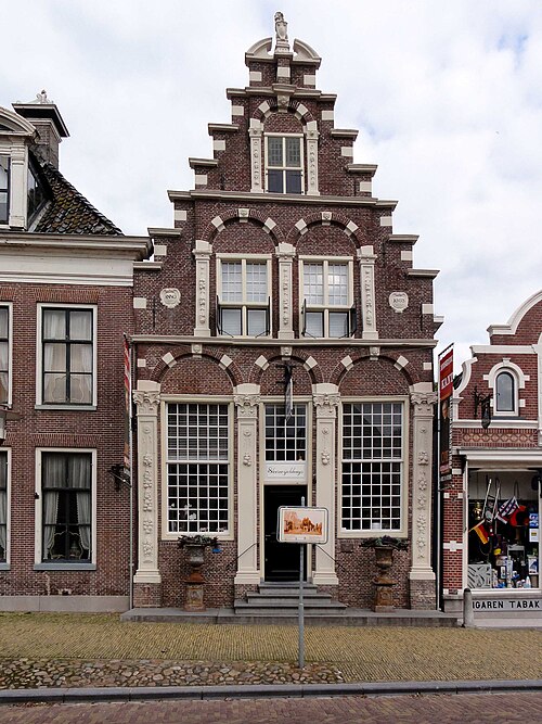 オランダのワークムにある、コリント式の付け柱で装飾された1663年築の家。