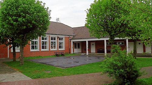 かつては学校だったが、現在は幼稚園