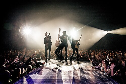 2015 年 1 月 16 日、イリノイ州ブルーミントンで演奏する A Thousand Horses。写真提供: チャンス・エドワーズ