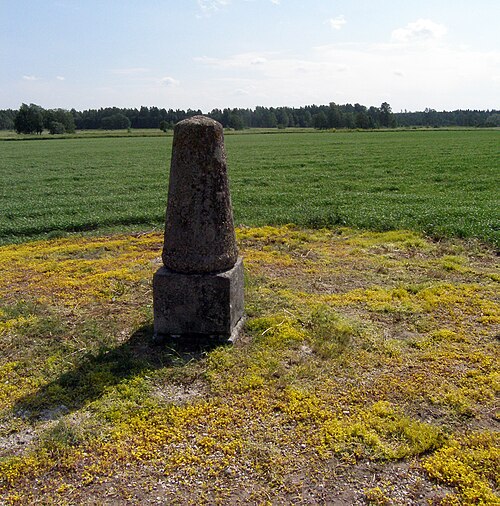シムナ近郊のストルーヴェ測地弧の三角測量標石