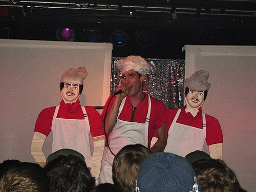 Pleaseeasaurによる「Pizza Brothers and Sons, Inc.」の演奏。
