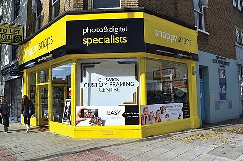 ロンドンのチズウィックにある Snappy Snaps ショップ。