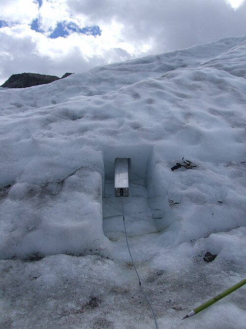 IceMole は重力に逆らって上方向に 45° 移動します。