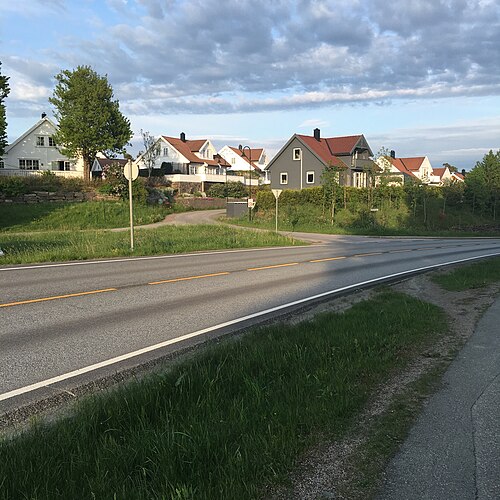 Norwegian County Road 3、Kystveien、Tømmerstøあり