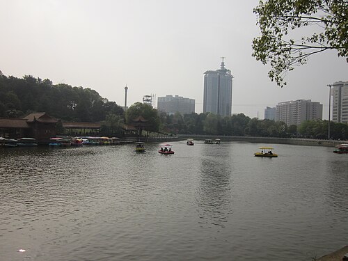 志摩公園の湯間湖。