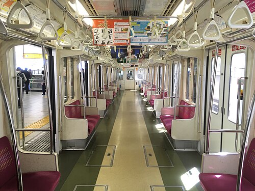 5ドア車の内装