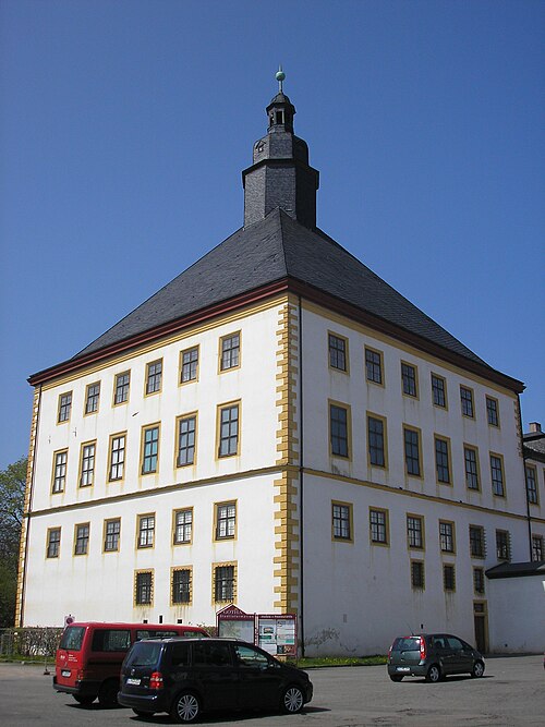 歴史博物館と自然博物館は、フリーデンシュタインの西側の塔にあります。