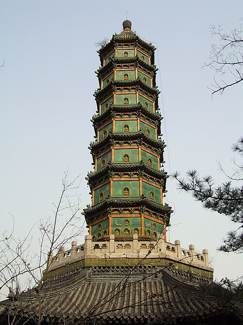 1780年に建てられた香山塔
