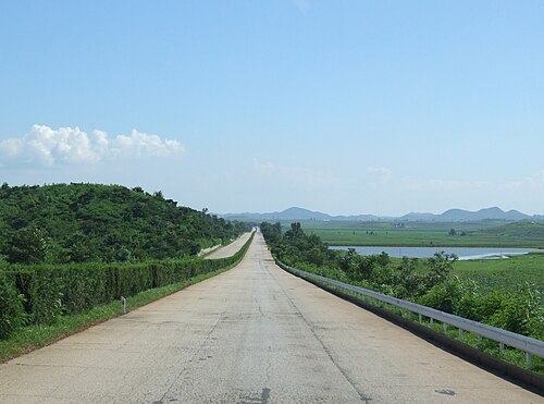 平壌・開城高速道路