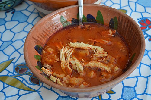 メキシコシティで食べられる赤いポソレ