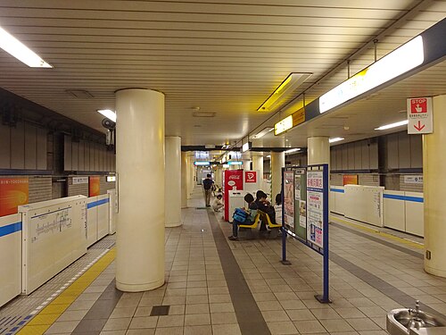 プラットフォーム