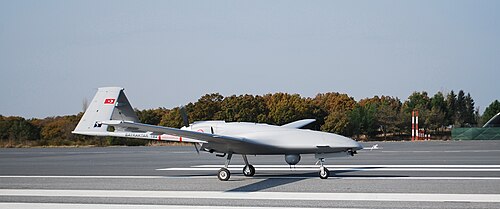 バイラクタルTB2無人戦闘機