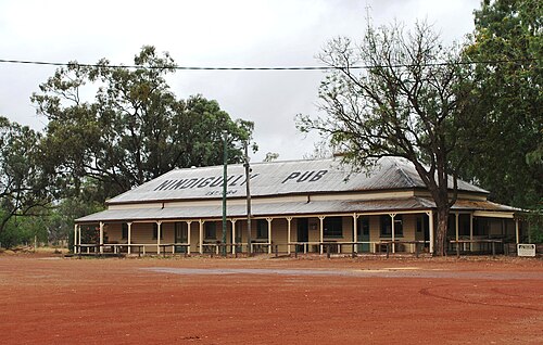 ニンディガリー パブは 1864 年に建てられ、クイーンズランド州で最も長く営業を続けている酒類販売許可施設の 1 つと考えられています。