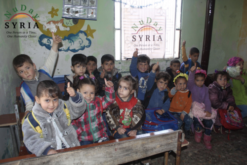 シリアの子どもたちはNuDayが運営する学校に通っています。