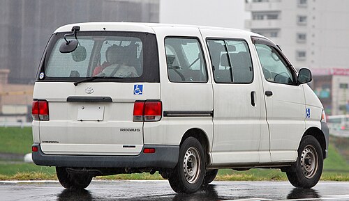 トヨタ レジアスバン（日本）