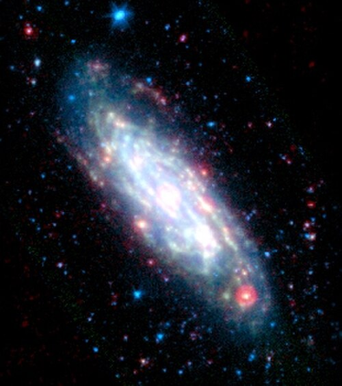スピッツァー宇宙望遠鏡で撮影されたNGC 3198