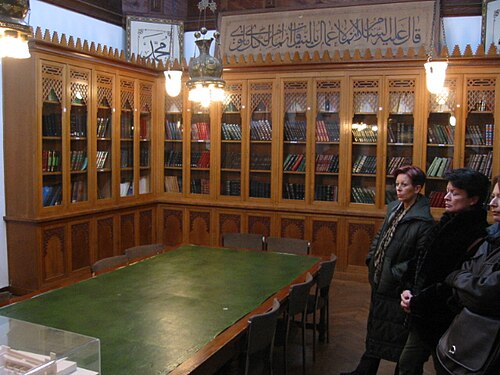 図書館。