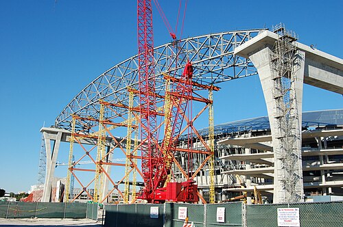 2010年11月6日の現場。メインセンターの屋根が建設中