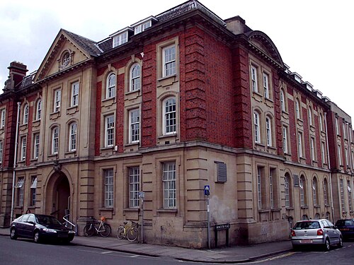 ウォルトン・ストリートにある旧ラスキン・カレッジ。