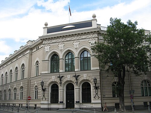 リガの本社。もともとはロシア帝国国立銀行の支店として建てられた。