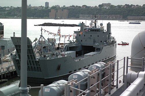 2010年5月29日、USAV フランク・S・ベッソン・ジュニア将軍