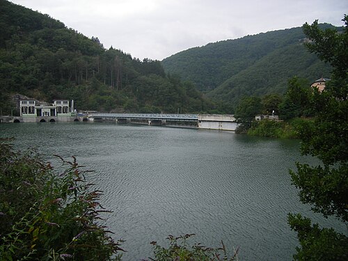 川のダム