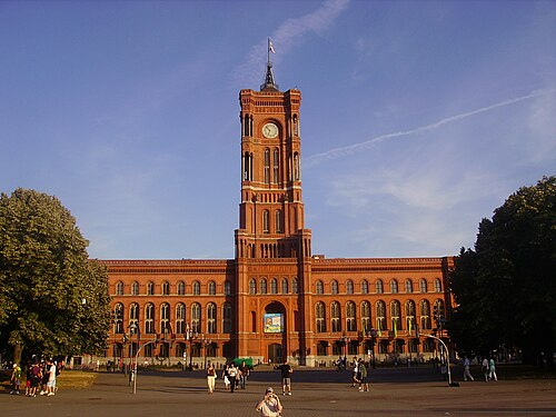 Rotes Rathaus (赤い市庁舎)