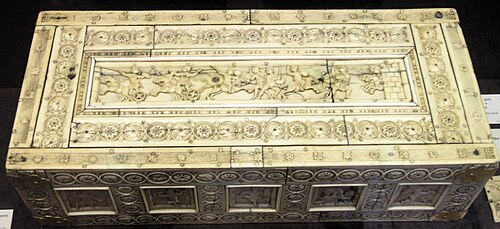 900 年から 1100 年の間、国立近代美術館