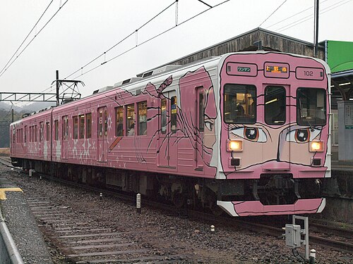 伊賀鉄道200系2両編成202編成（2010年12月撮影）。東急オリジナルの運転台と中央通路ドア付き。
