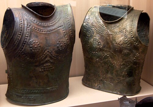 青銅の胸当て、ウルンフィールド文化、紀元前 900 年